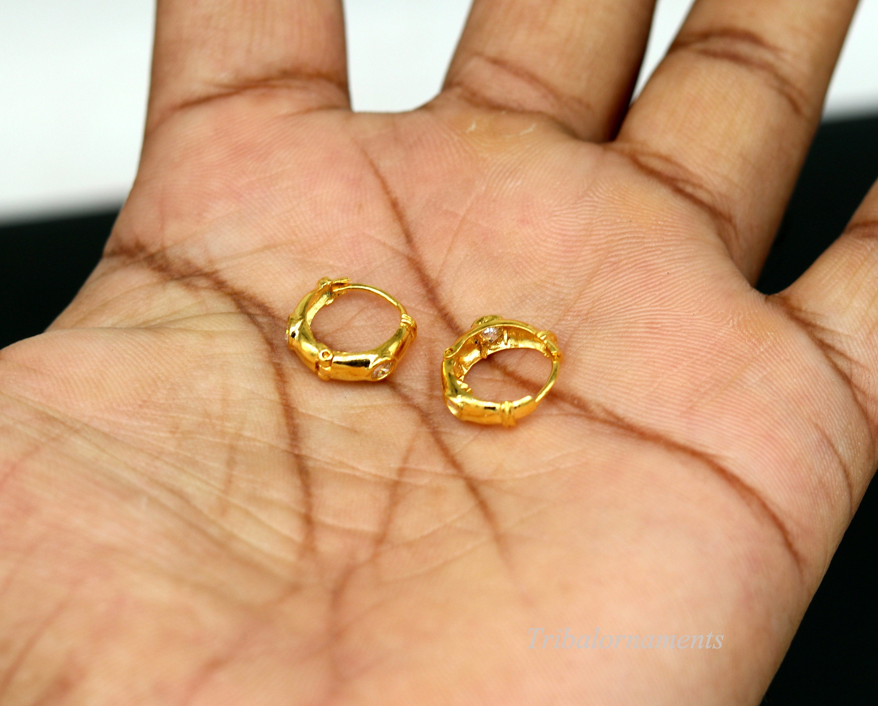 Tiffany Lock Earrings in White Gold with Diamonds, Medium | Tiffany & Co.